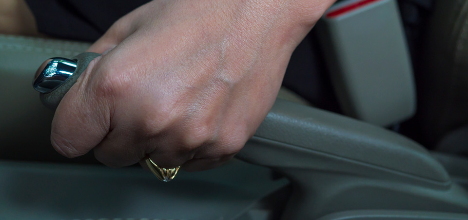 Averías con el freno de mano: cómo detectarlas y solucionarlas con Motorcheck